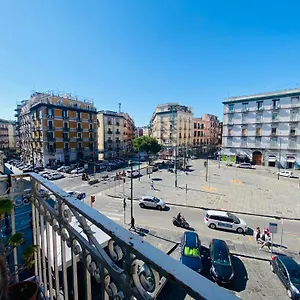 holiday-home-napoli-station.hotels-amalfi.com/
